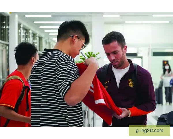 中国男足归化球员塞鸟有望在2026年6月迎来首场国际比赛 中国男足归化球员塞鸟有望在2026年6月迎来首场国际比赛
